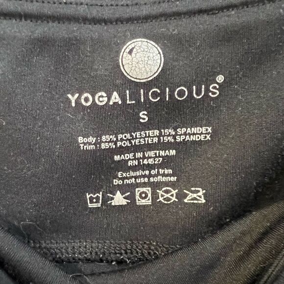 Yogalicious Black Cropped Leggings With Ribbon Style Detail - Picture 3 of 3